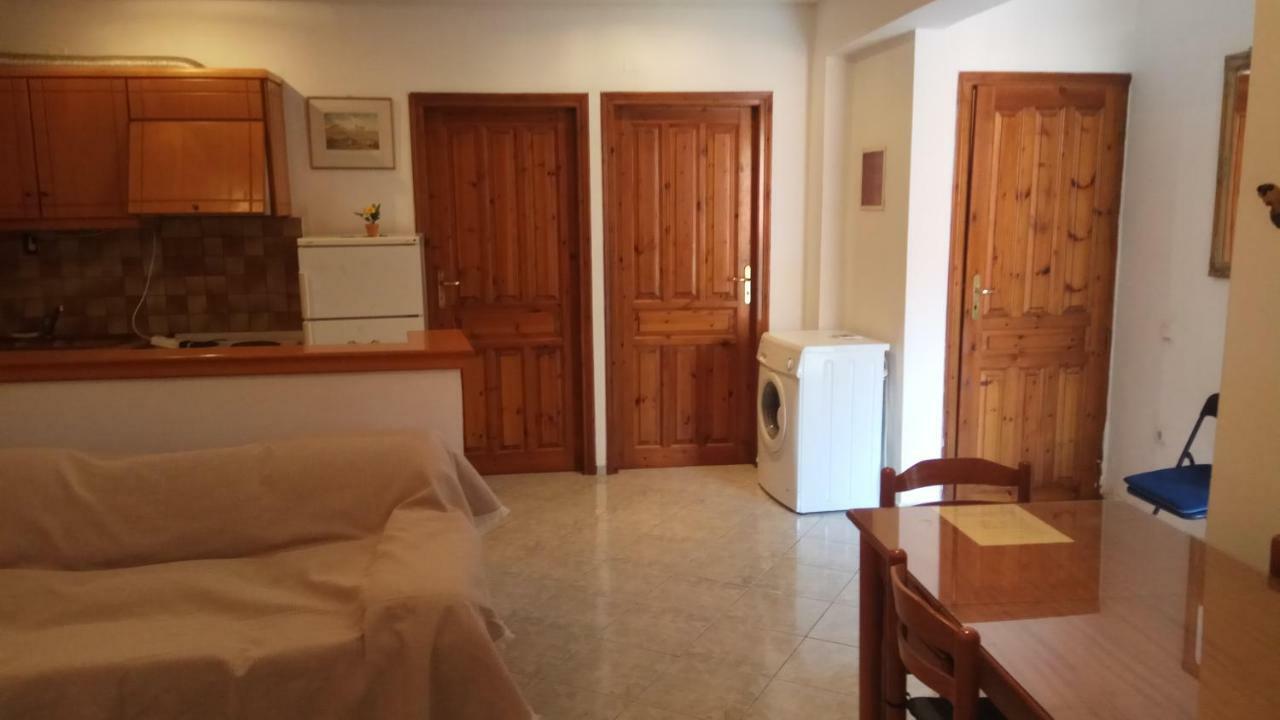 Old Town Apartment *